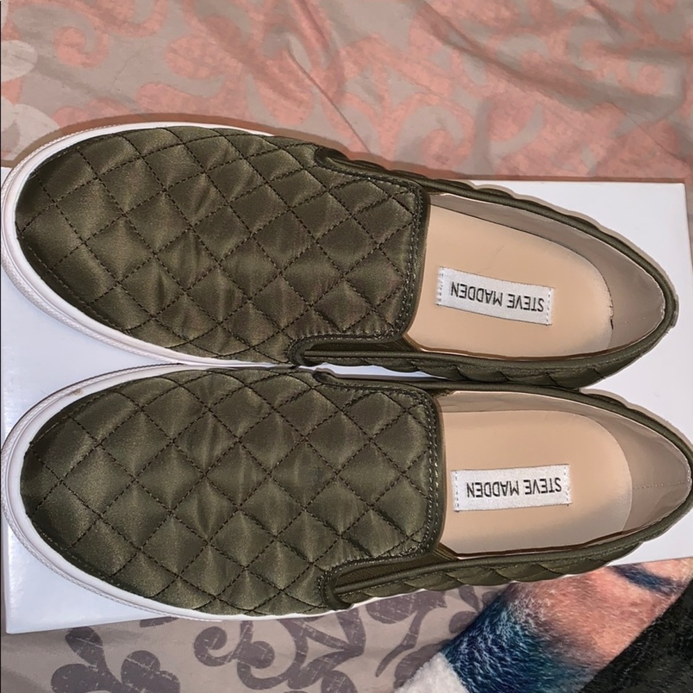 Steve Madden slip-on sneaker